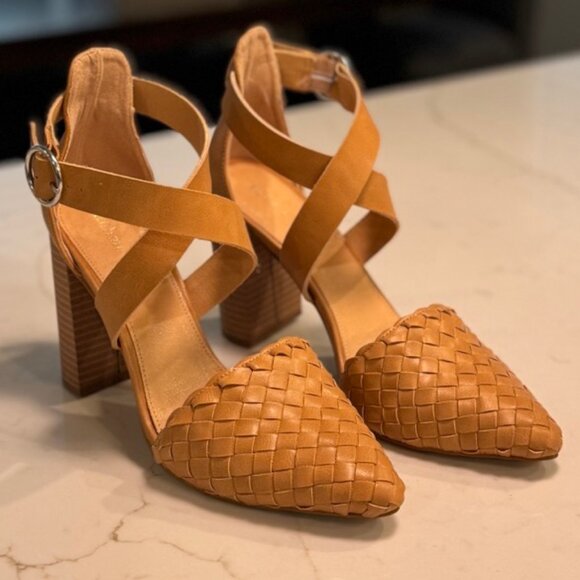 NEW Bohme Zoey Heel - Picture 1 of 3